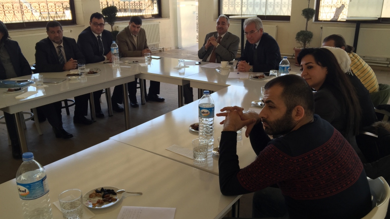 ممثل الخارجية التركية يجتمع بصحفيين سوريين في عنتاب