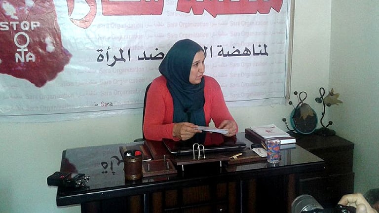منى عبدالسلام من التعليم إلى مناهضة العنف ضد النساء