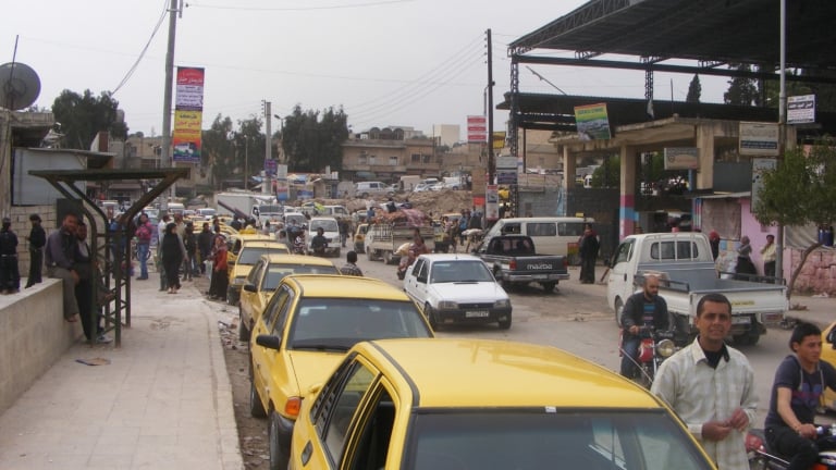 من عفرين إلى حلب.. 12 ساعة سفر!