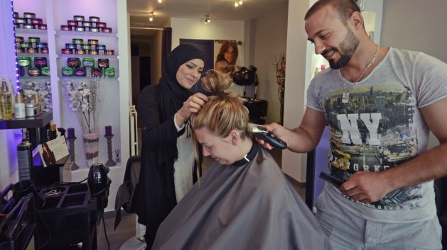 من العلن إلى السر... كيف تحوّلت المهن في زمن الكورونا؟