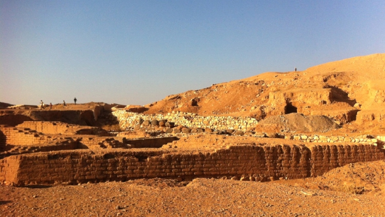 من هم سماسرة الآثار في إيبلا؟؟