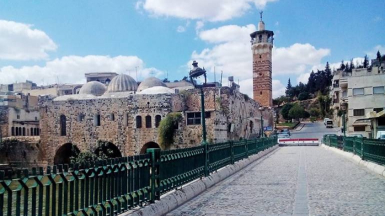 من حماة القديمة.. منشورات تباغت النظام بتهنئة حلب!
