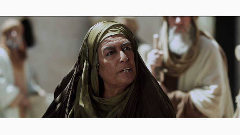 منى واصف تهاجم من انتحل شخصيتها