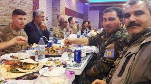 منبج.. عشاء بين مقاتلين أمريكيين وأكراد يستفز تركيا