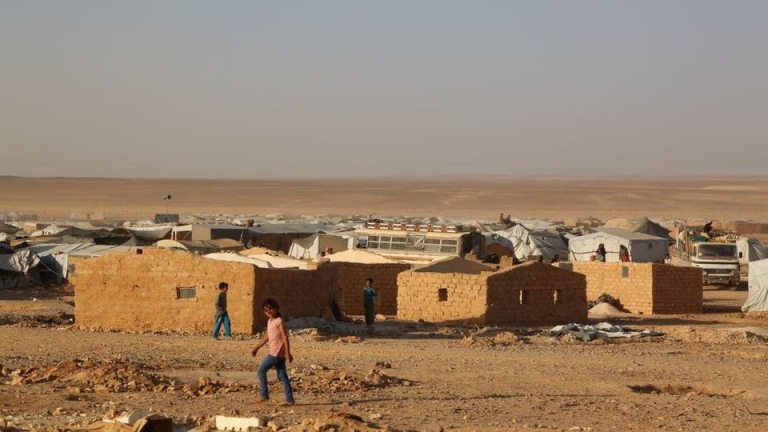 موظفو إغاثة: تراجع كبير في عدد سكان الركبان بعد الحصار الروسي
