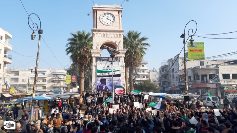 مظاهرة في مدينة إدلب مطالبة بوقف القصف عن معرة النعمان