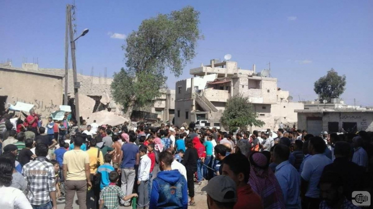 مظاهرات ضد فصائل معارضة بريف درعا