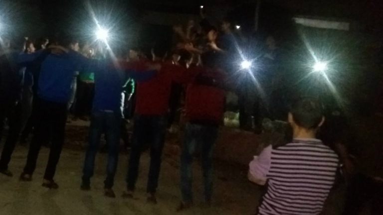 مظاهرات في ريفي حمص وحماة رفضاً لاتفاق برعاية روسية (فيديو)