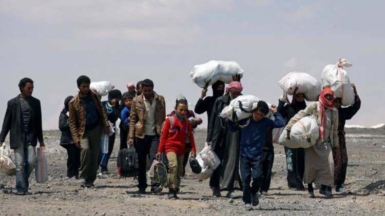نازحو دير الزور تائهون في الصحراء تحت سطوة المهربين!