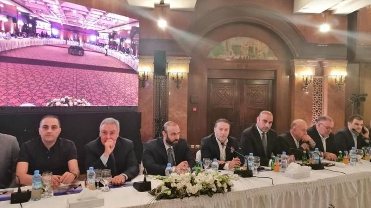 نتائج خجولة لاجتماع الشيراتون ... تعكس خلافات بين رجال أعمال مقربين من النظام