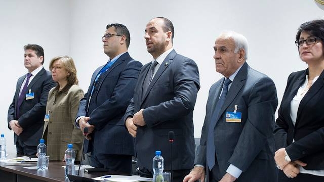 وفد المعارضة: شرعيتنا من الإلتزام بالقرارات الدولية ولا يمكن الإستمرار بكلمة 