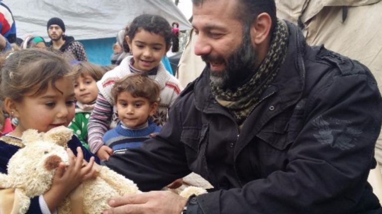 رامي أدهم.. مهرب الدمى إلى حلب