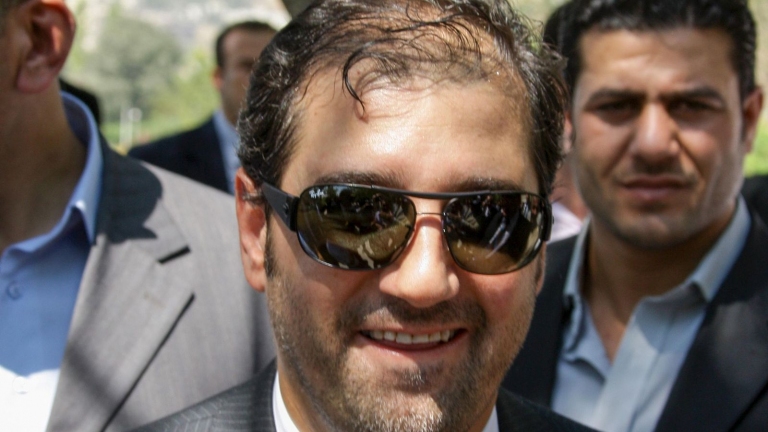 رامي مخلوف يتبرع بأسهم البنوك والشركات لمؤسسة خيرية: صحة على قلبكم