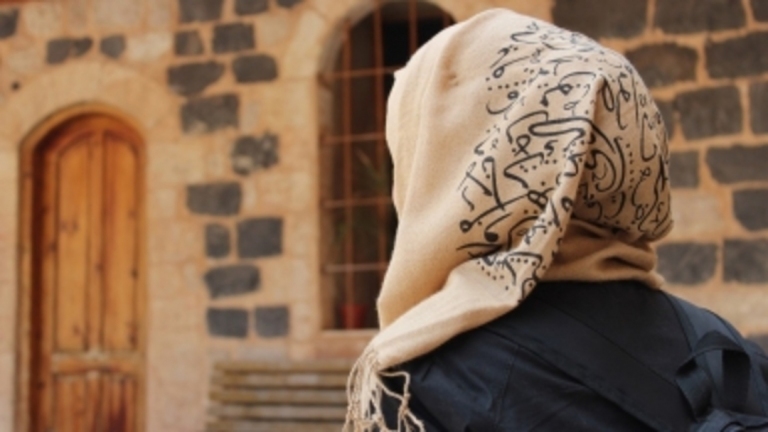 رفضت مغادرة سوريا كيلا تسمى ابنتها 