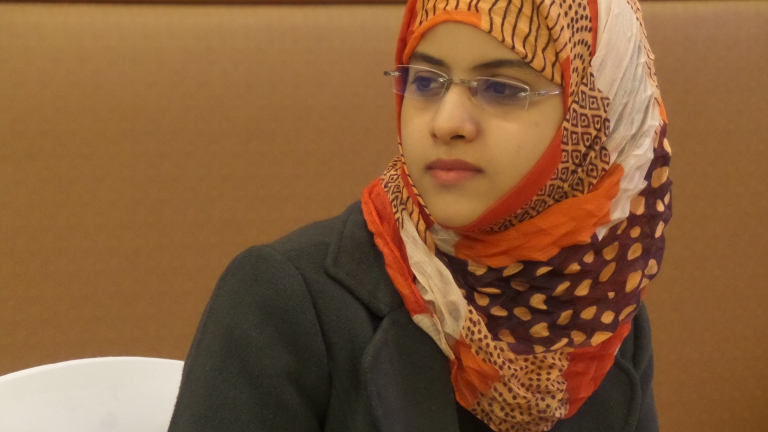 ريام صحفية يمنية قريبة من الوجع السوري