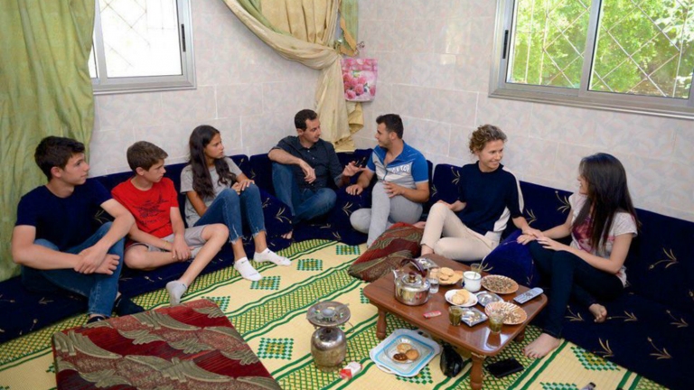 ريف حماة: قصف واشتباكات.. والأسد يزور جرحى