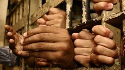سجن اللاذقية: الجثث تُجمع بالرفش
