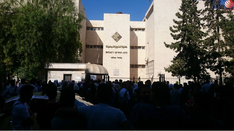 سورية في ألمانيا تُفاجئ بنجاحها في كلية الفنون دون امتحان!