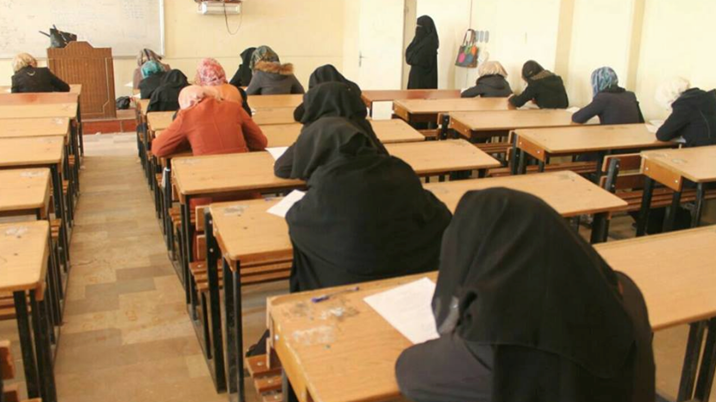 سراقب.. فصيل متشدّد يغلق مدرسة بحجة تدريس مناهج النظام السوري