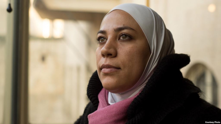Syrian Female Journalist Receives Award for Reporting in Danger Zone