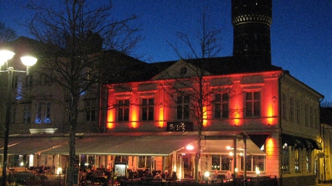Syrian Refugees are not Allowed to Enter a Swedish Restaurant