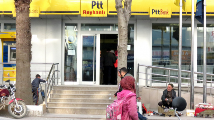 Syrians and the Complications of Money Transfers Abroad