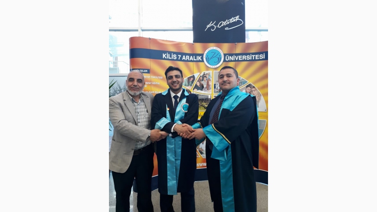 طالب سوري يتفوق على نظرائه الأتراك في جامعة كلس التركية