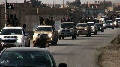 طائرات النظام تقصف البوكمال بعد انسحاب الدولة الإسلامية 