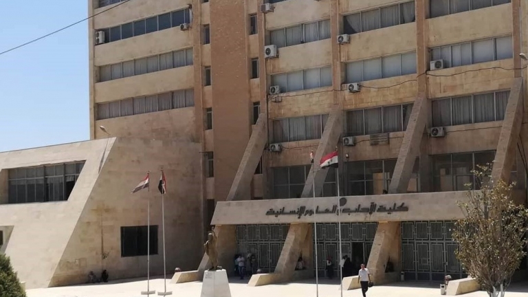 تشويل طالب جامعي بسبب كورونا!