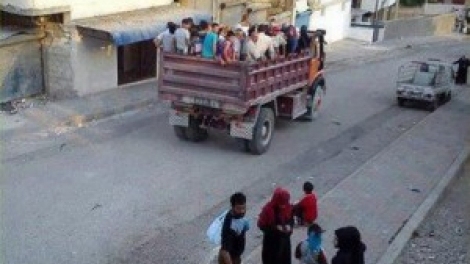 تسعون ألفاً نزحوا من سهل الغاب خوفاً من المعارك 