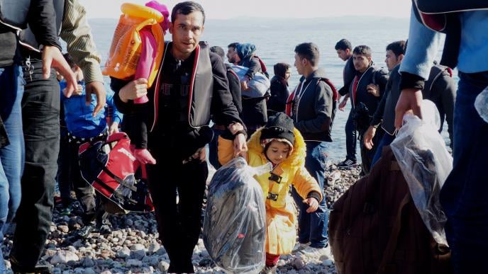 Turkey Arrests Syrian Refugees, on their Way to Greece!