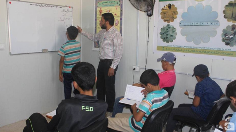 Tutoring .. a New Burden on Refugees of Zaatari Camp!