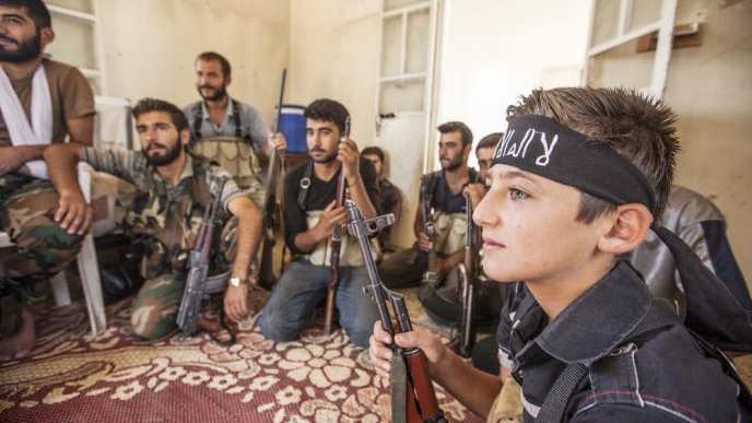 YOUNG SYRIAN FIGHTING WITH THE GROWN UPS