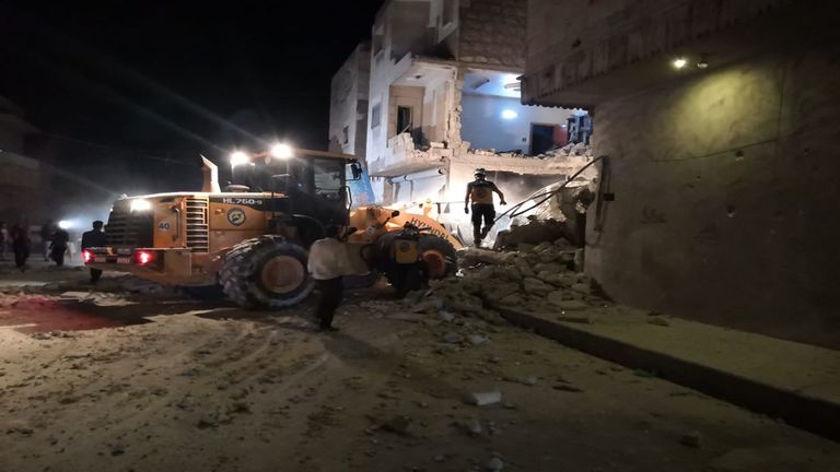 ضحايا بقصف جوي على مدينة الباب شرقي حلب