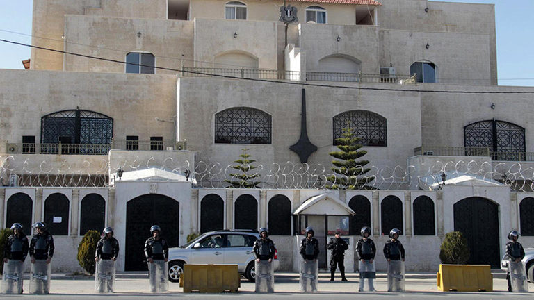 النظام السوري يوقف تمديد الجوازات في إسطنبول وعمان