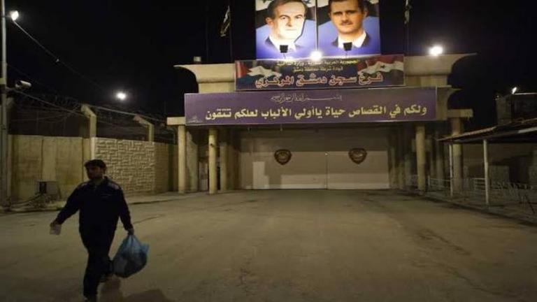 نعمى العلواني: رأيت شعباً بأكمله يعيش في السجن