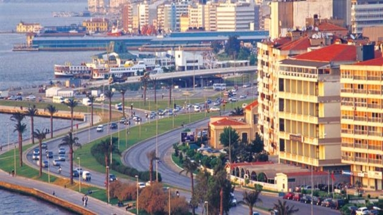 طفلة مفقودة في مدينة إزمير التركية 