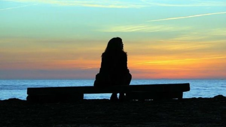 أم تبحث عن ابنتيها منذ اثنا عشر عاماً!