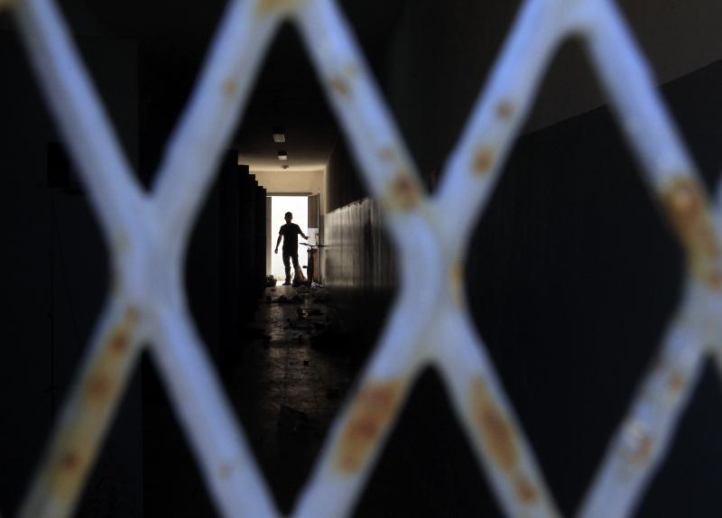 لماذا يتمنى المعتقلون الإصابة بالجرب ؟ 