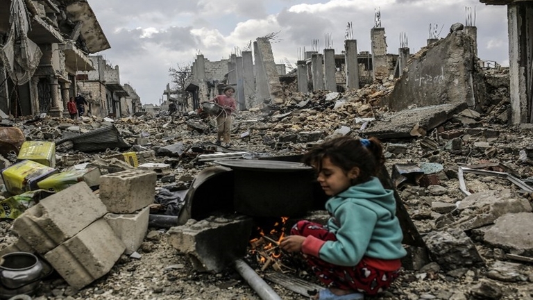 ليس بالبراميل وحدها تقصف حلب 