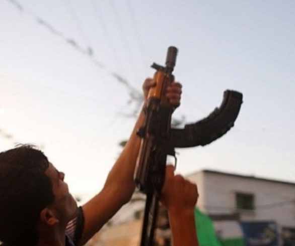 بعد وقوعها بأيدي الأطفال... قرار بمنع اقتناء الأسلحة في حلب 