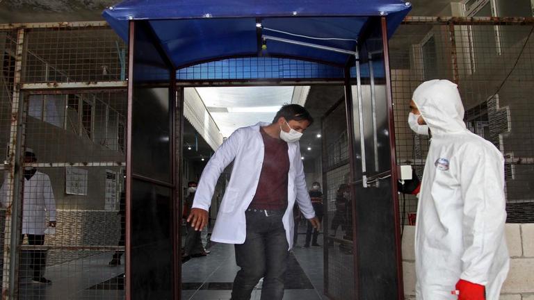 تزايد إصابات كورونا بإدلب… مسؤول طبي يستبعد فرض حجر كليّ