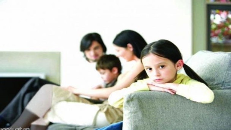 كيف يؤثر التمييز على الإنسان في مراحل عمره المختلفة؟
