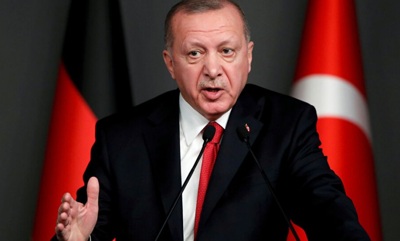 الرئيس التركي يطالب بوقف الاعتداءات ضد اللاجئين السوريين في أوروبا
