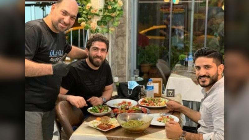 صاحب مطعم في إسطنبول يعتذر للسوريين بسبب فراس الخطيب