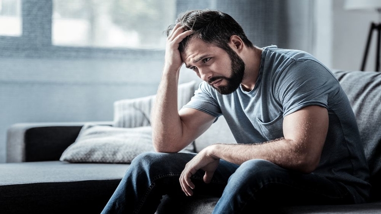 مسافة أمان... هل تحمي من العلاقات الاجتماعية المؤذية؟
