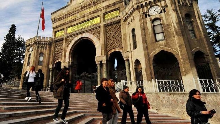 منح مالية وتعليمية جديدة للسوريين في تركيا