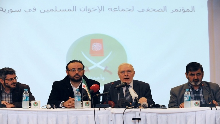 تلويح بانسحاب الإخوان المسلمين من الائتلاف 