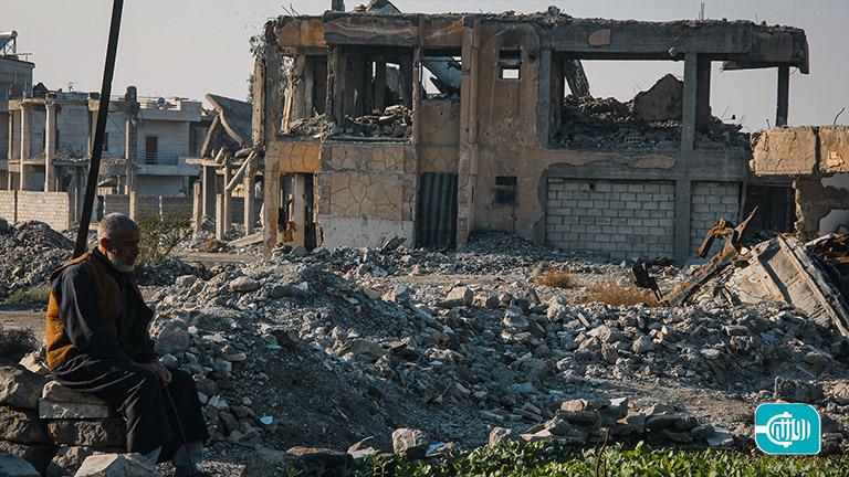 الفقر والبطالة يدفعان السوريين للعيش في البيوت المدمرة