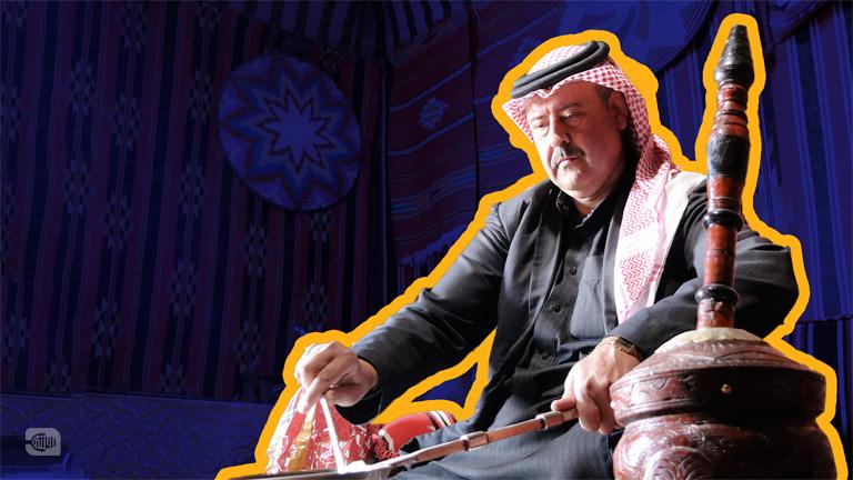 رغم نزوحه.. سوري يحافظ على أصالة خيمته وقهوته العربية